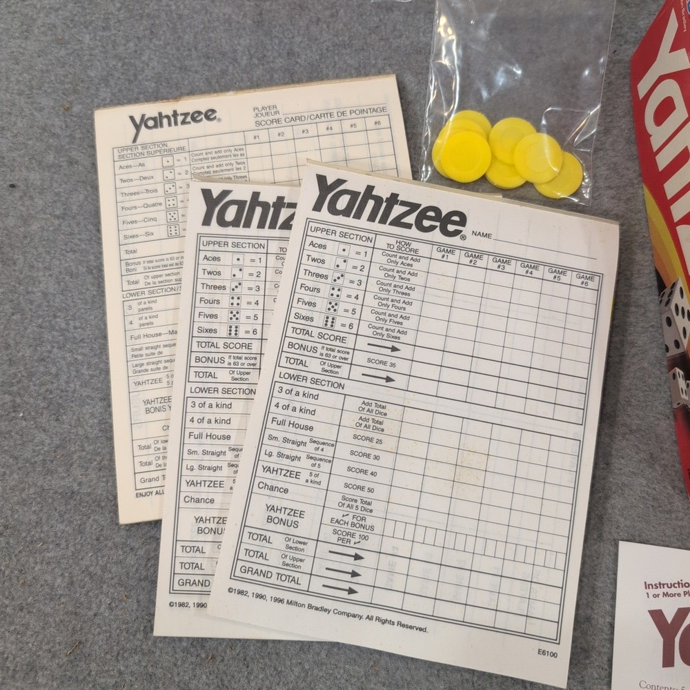 Vintage 1996 Yahtzee Milton Bradley Classic Dice Game 950 Red Shaker Cup - Picture 2 of 5